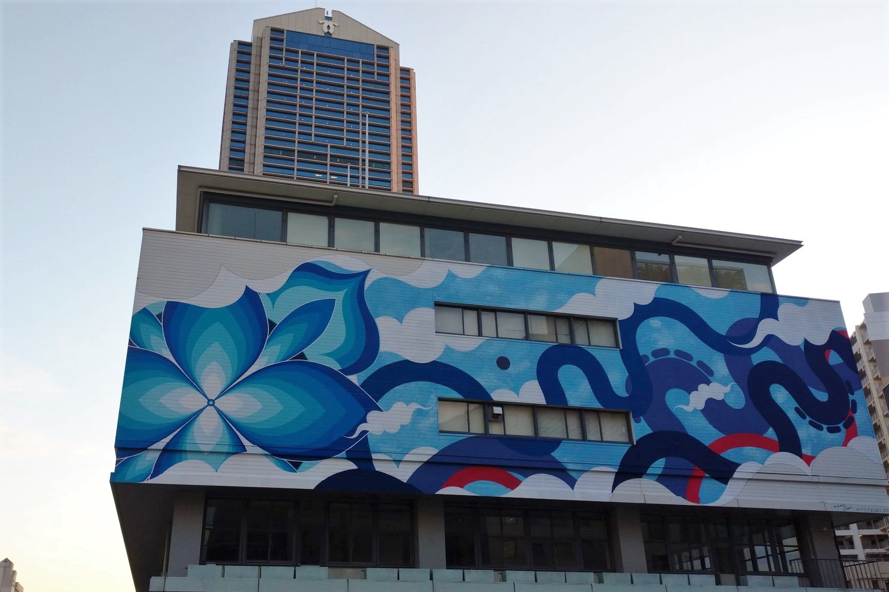 神戸市役所2号館のミューラルアート!アート!アート! | 地域のトピックス