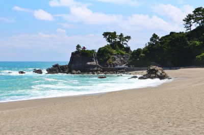 桂浜では恒例の「龍馬に大接近」を開催中！ | 地域のトピックス