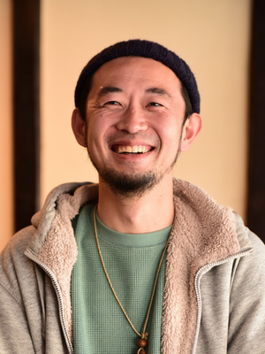 山内さん(300 × 400 px) (300 × 400 px)