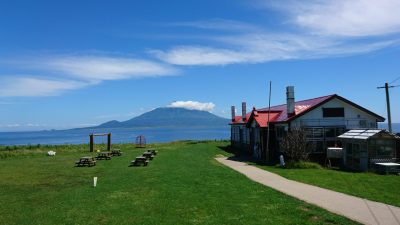 【求人募集！！】島で暮らし、働く。～さいはての花の浮島礼文島～ | 地域のトピックス